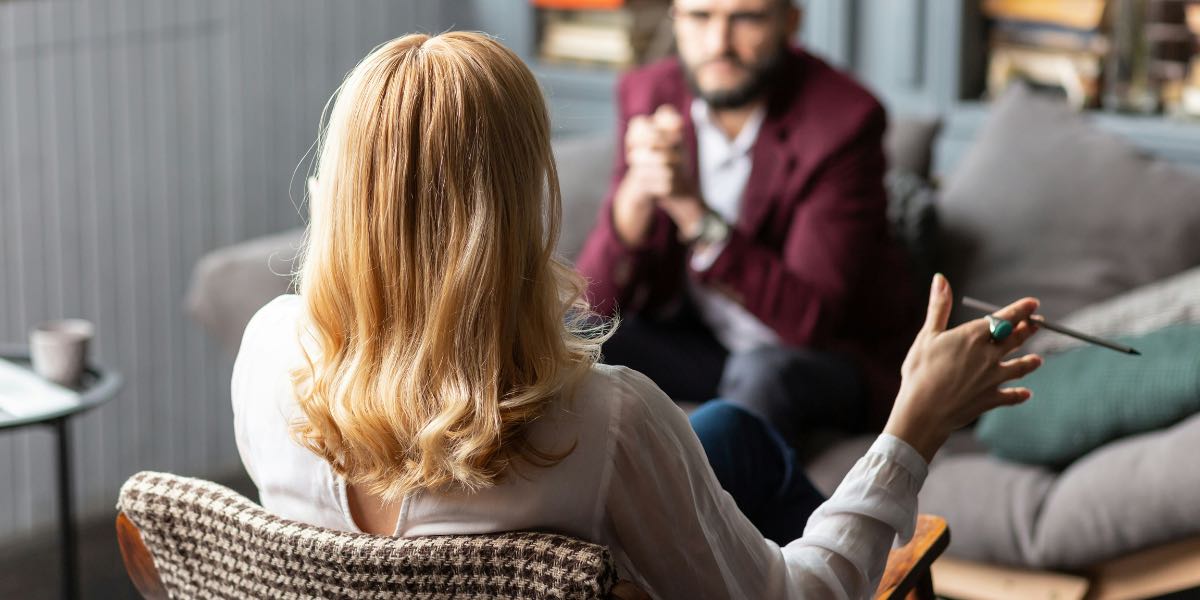 How Self-Reflection Shapes Communication