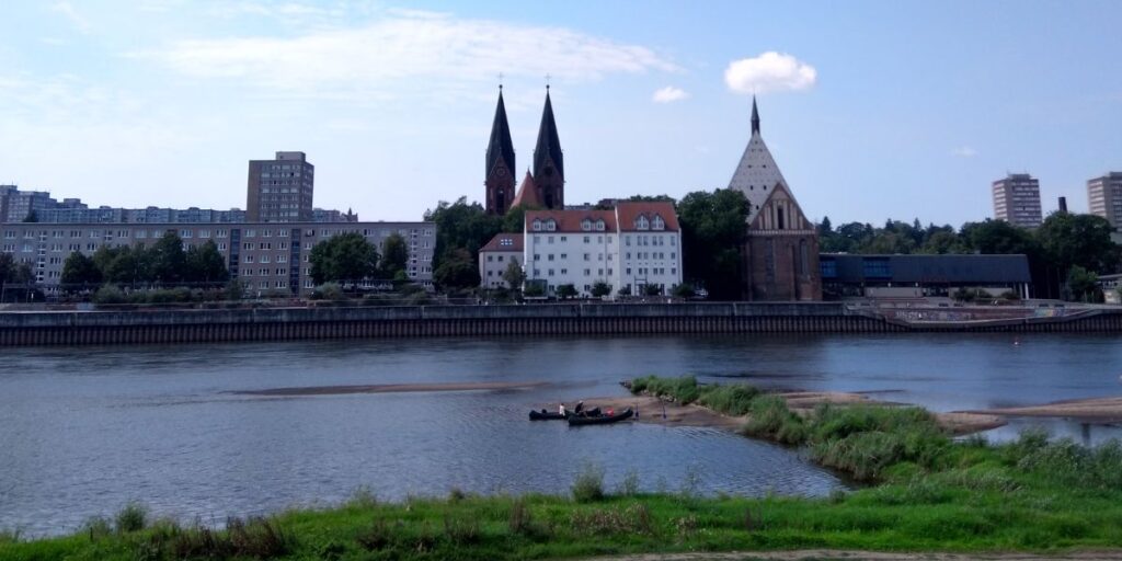 U.S. Cities Sinking Risk Factors and Impact on Urban Infrastructure